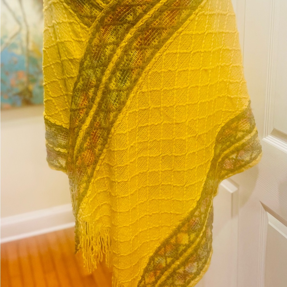 Yellow Boho Knit Poncho Lightweight Spring Layer Beach Wrap OS - Picture 9 of 15